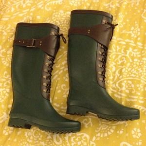 Hunter Green UGG rain boots