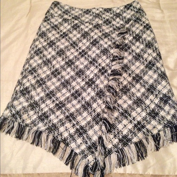 🌺Bundled with black sweater🌺Fall skirt