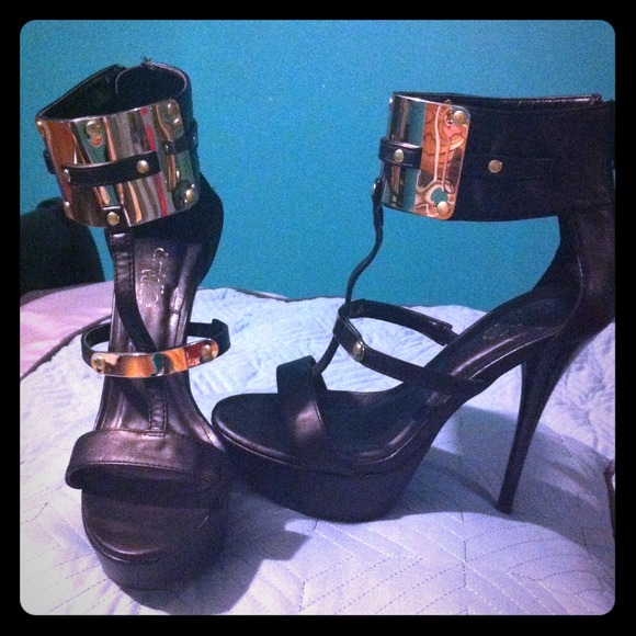 BlacK & gold sExy heels
