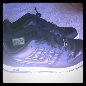 Black Nike Air Kicks! 💕