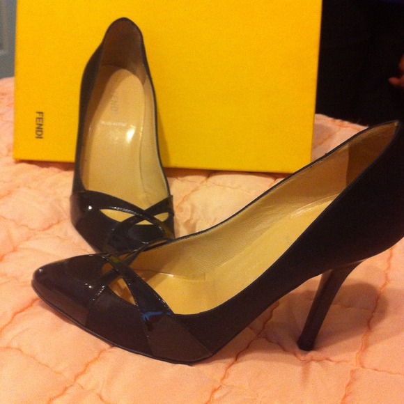 AUTHENTIC Fendi pumps Size 6.5