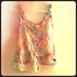 SOLD Floral and cute Abercrombie top