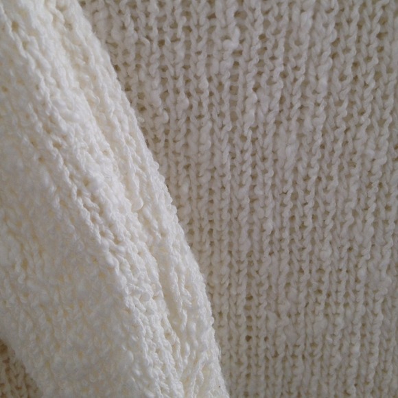 ❌ Not Available ❌ Carmen sweater (white) - Picture 2 of 4