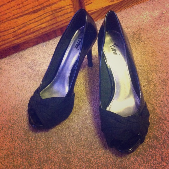 Shoes - High heels