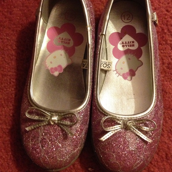 Sold ✂✂Toddler Hello Kitty Pink Flats