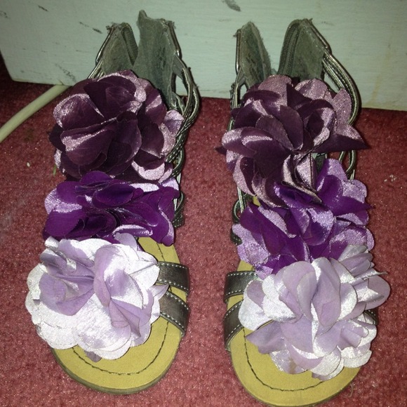 SOLD✂✂✂Girls Gladiator Sandals