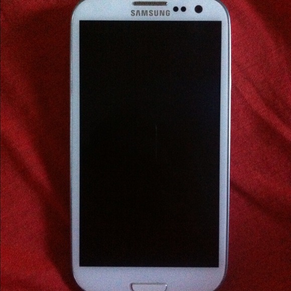 Galaxy S 3 (SOLD) - Picture 3 of 3