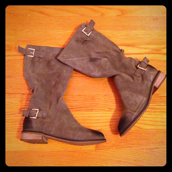 Kelsi Dagger Tassie Boot in Taupe