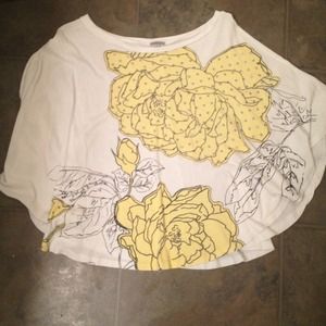 🚫SOLD🚫Butterfly sleeve top