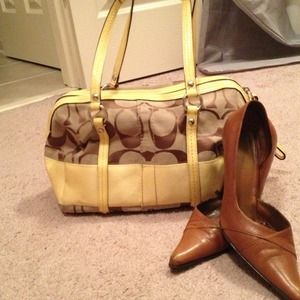 Lovely Coach F13551 - yellow/ tan