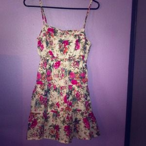 Short White Floral Dress! 🌺💚