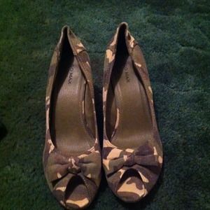 ✂️REDUCED✂️Camouflage peep toe wedge