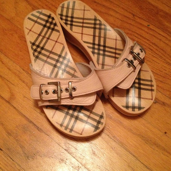 Make offer- Cute burberry wooden sandals