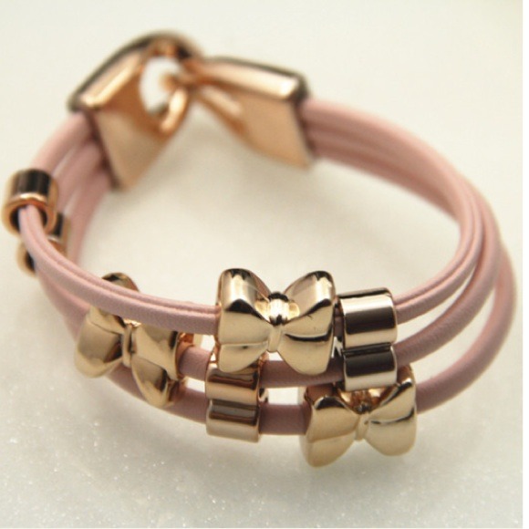 Jewelry - 🍂Pink Bracelet with Bow Detailing🍂