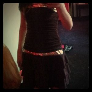 ❌SOLD❌Brown frilly strapless dress