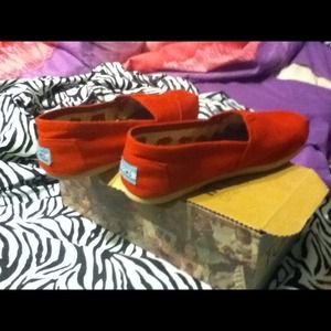 Red toms💥💥💥💥 SOLD!!!💥💥💥