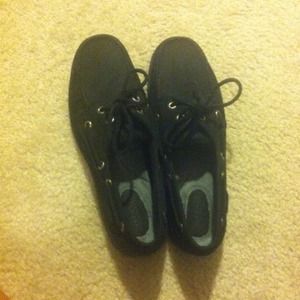 super cute Sperry Tosiders in solid black!!
