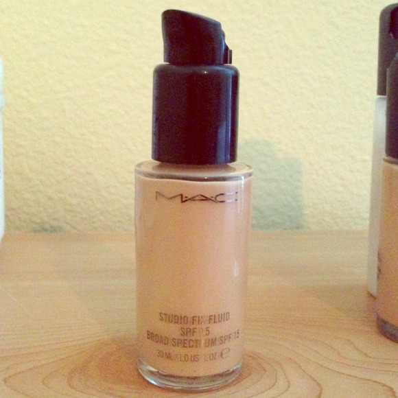 ❌SOLD! ❌MAC Studio Fix Fluid Foundation in NW20