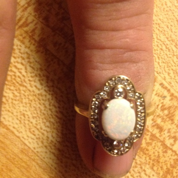 Gold vintage opal