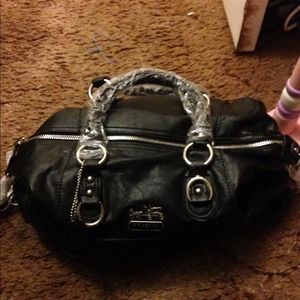 MUST SELL!!!!!!!!!! Brand new coach purse