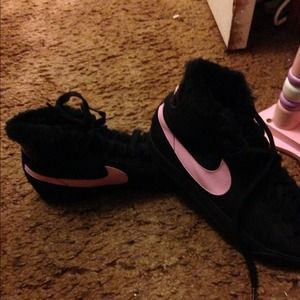 HELD----Like new Nike shoes