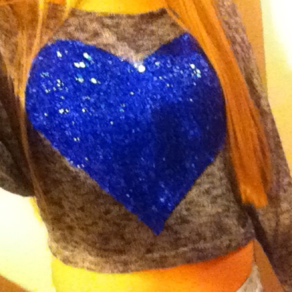 Blue heart crop top! - Picture 2 of 3