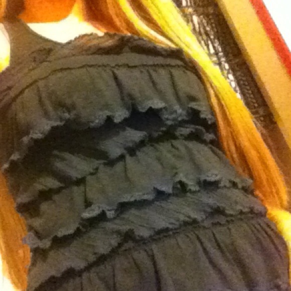 Hollister ruffled tank top! - Picture 2 of 2