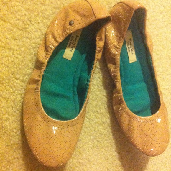 Vera Wang ballet flats - Picture 1 of 3