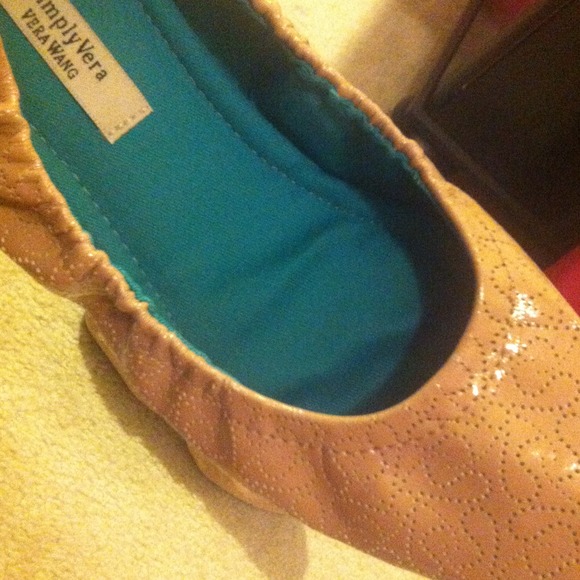 Vera Wang ballet flats - Picture 3 of 3