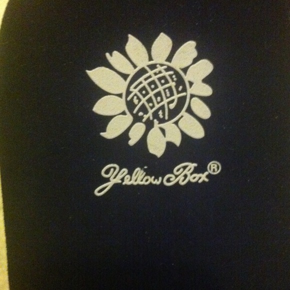 ❤YELLOW BOX SPARKLY FLIP FLOPS❤ - Picture 2 of 3