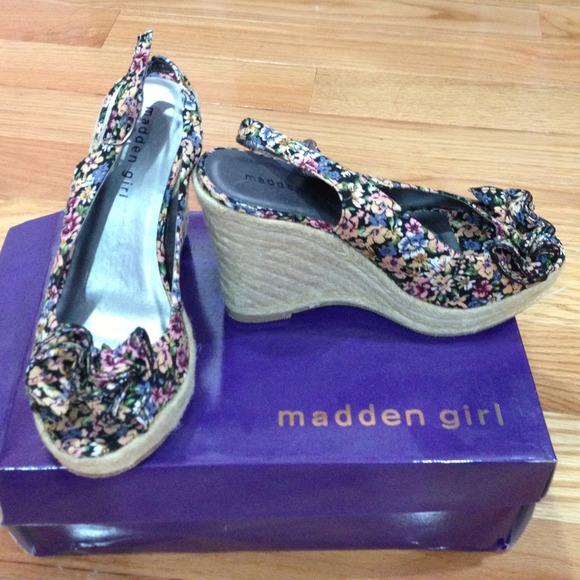 Steve Madden floral wedges