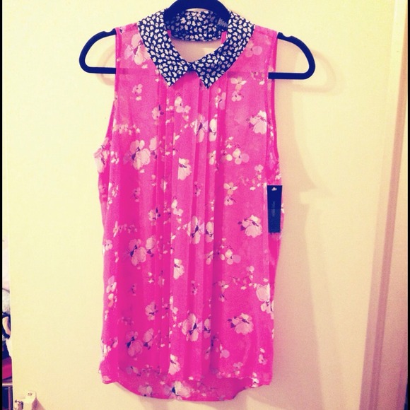 ❌SOLD❌Floral pink pleated halter top