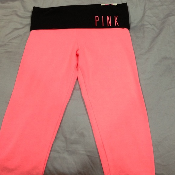 BRAND NEW NEVER WORN Victoria Secret crop legging