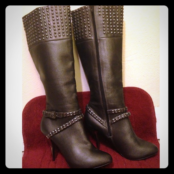 Grey Heeled Boots