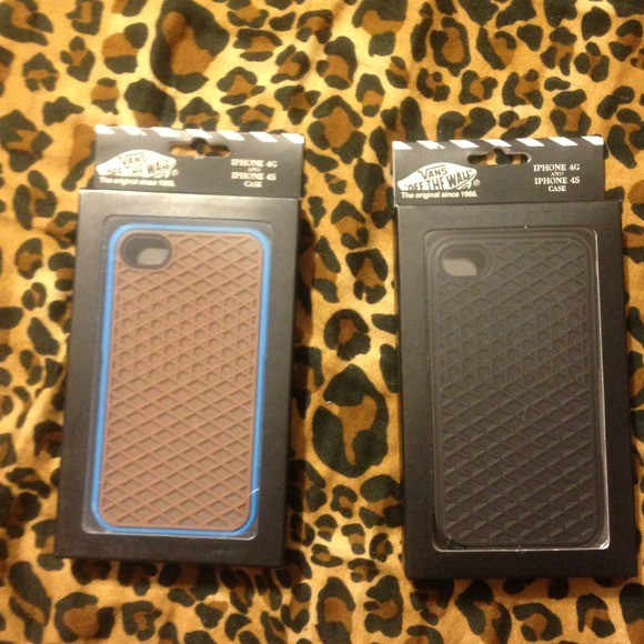 2 brand new Vans iPhone 4/4S cases