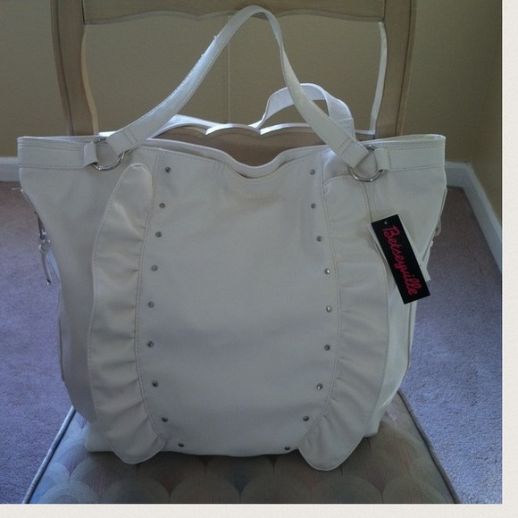 Betseyville Handbags - White Betseyville Leather Handbag