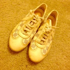 Authentic Louis Vuitton Women Sneakers (37)