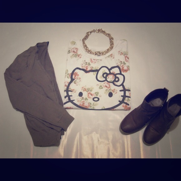 GONE: Hello kitty Shirt