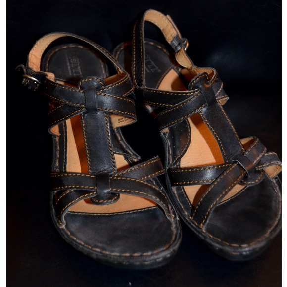 Born Black leather T-strap sandals- size 7.