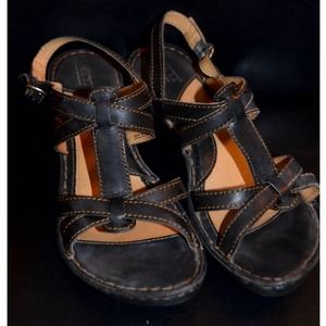 Born Black leather T-strap sandals- size 7.