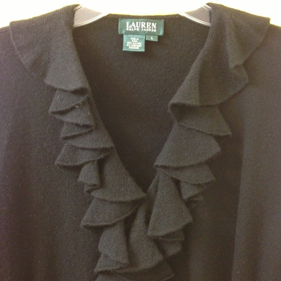 💐BUNDLED: 2 long sleeved black pullover sweaters!