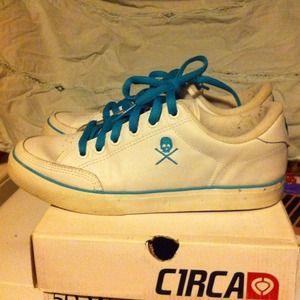 Circa skater shoes. Cute skull & cross bones.