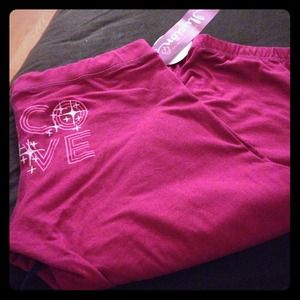 Dark pink capri