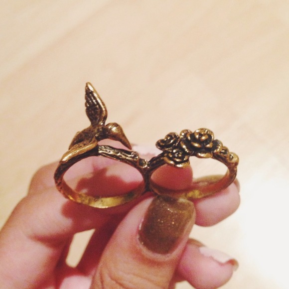 Ring - Picture 2 of 3