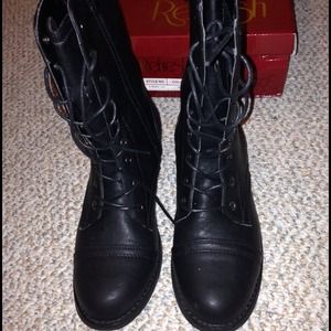 New combat boots size 7.5