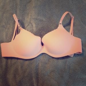 Price Lowered!!!NWOT 36D Victorias Secret  Bra