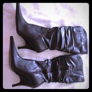 Dark brown boots. Size 8