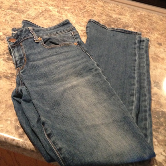 American Eagle Straight Jean Size 10 short