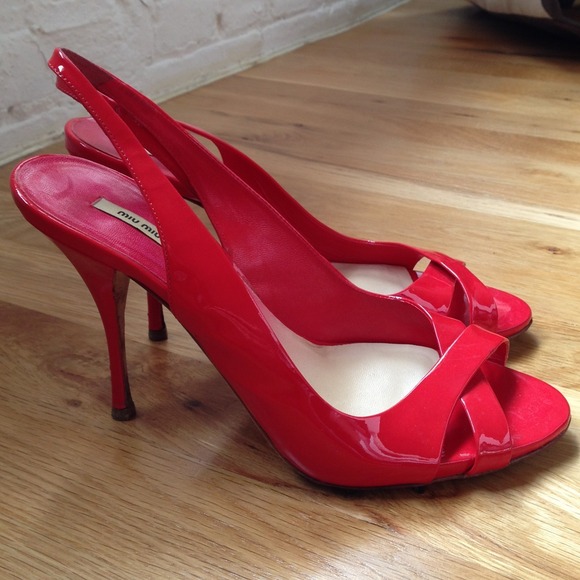 SOLD!  Mui Mui Candy Red Patent Leather Heels - Picture 2 of 4