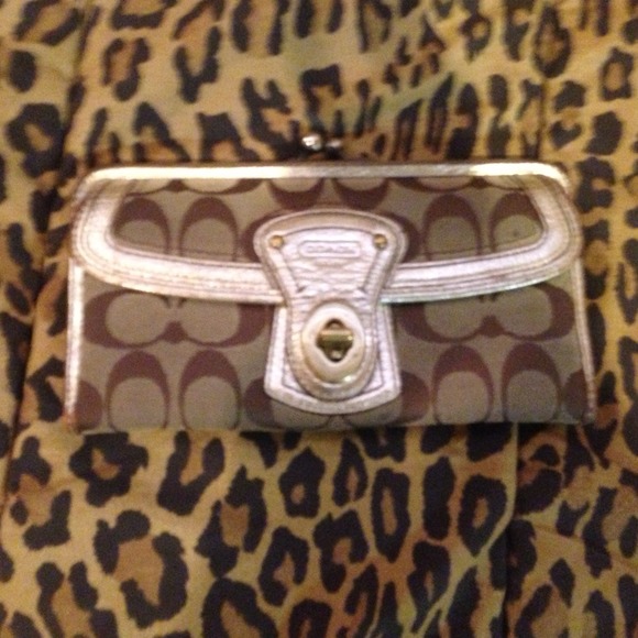 ⛔⛔ SOLD ⛔⛔ Coach Wallet